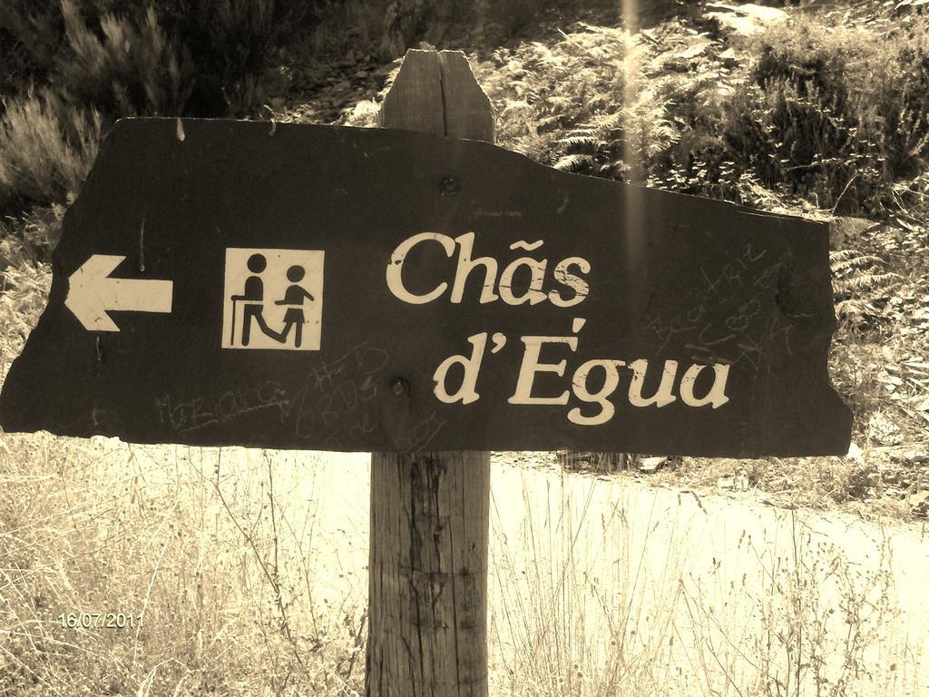 Casa Da Quelha Pensionat Chas de Egua Exteriör bild
